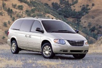 2005 Chrysler Town & Country Overview 2005 Chrysler Town & Country Overview