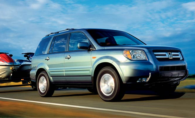 The Honda Pilot rolls into the 2008 model year with virtually no changes to