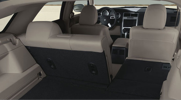 2007 Dodge Magnum SRT-8, seating and space, interior, manufacturer