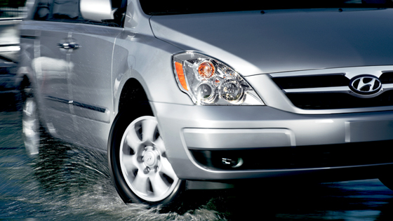 2008 Hyundai Entourage