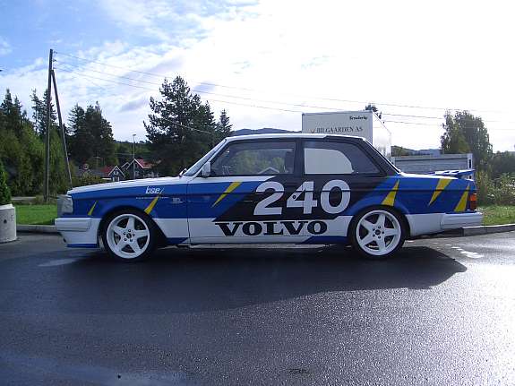 1990 Volvo 240 picture