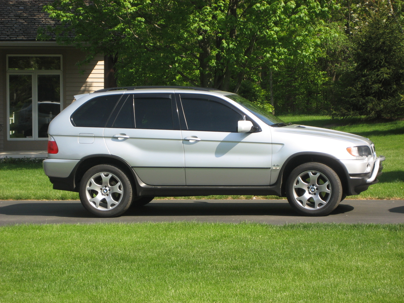 Blue book value of a 2001 bmw x5
