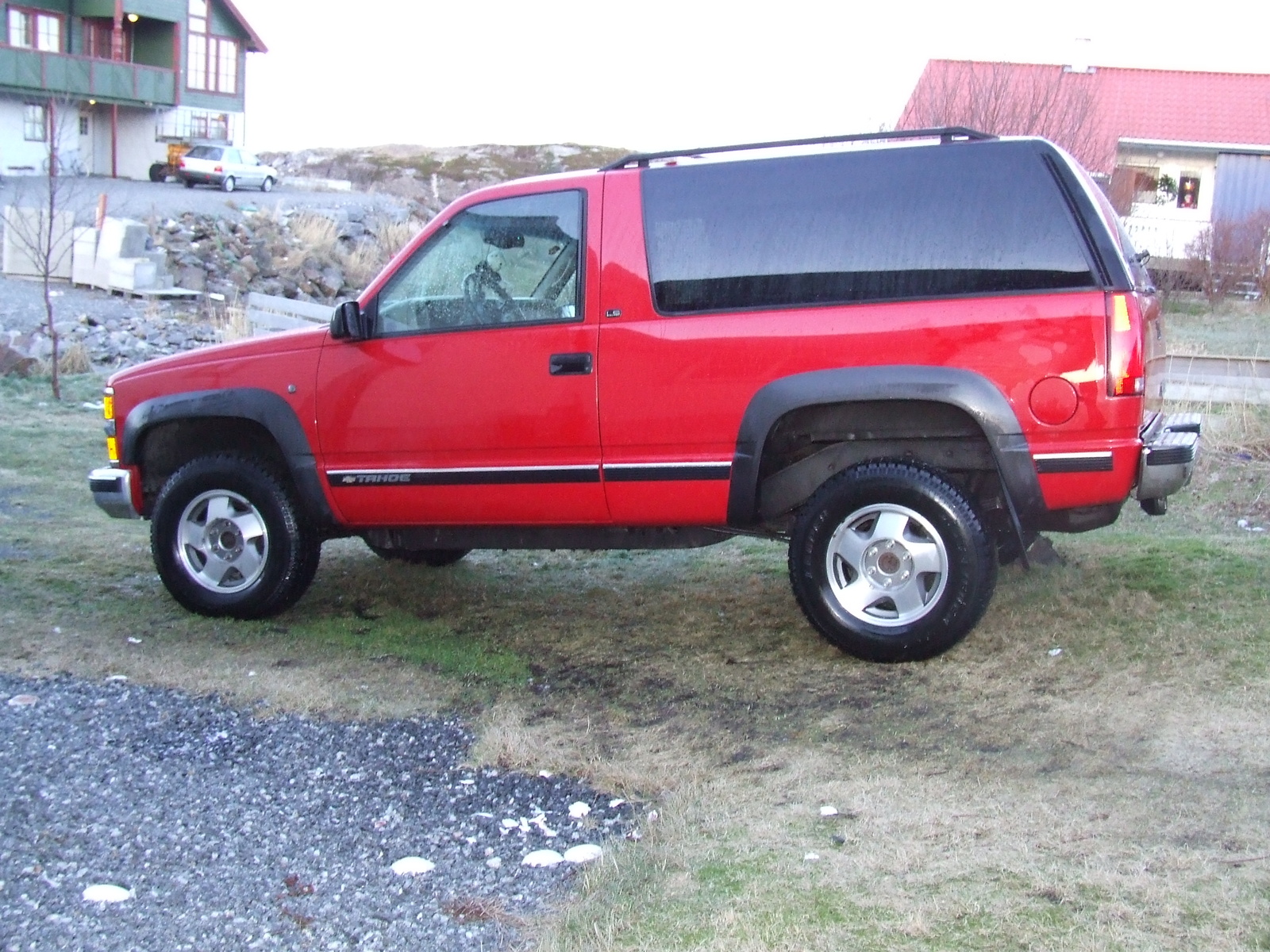 1998_chevrolet_tahoe_2_dr_ls_suv-pic-38151.jpeg