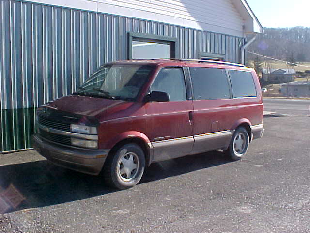 2002 Chevrolet Astro AWD LS Images