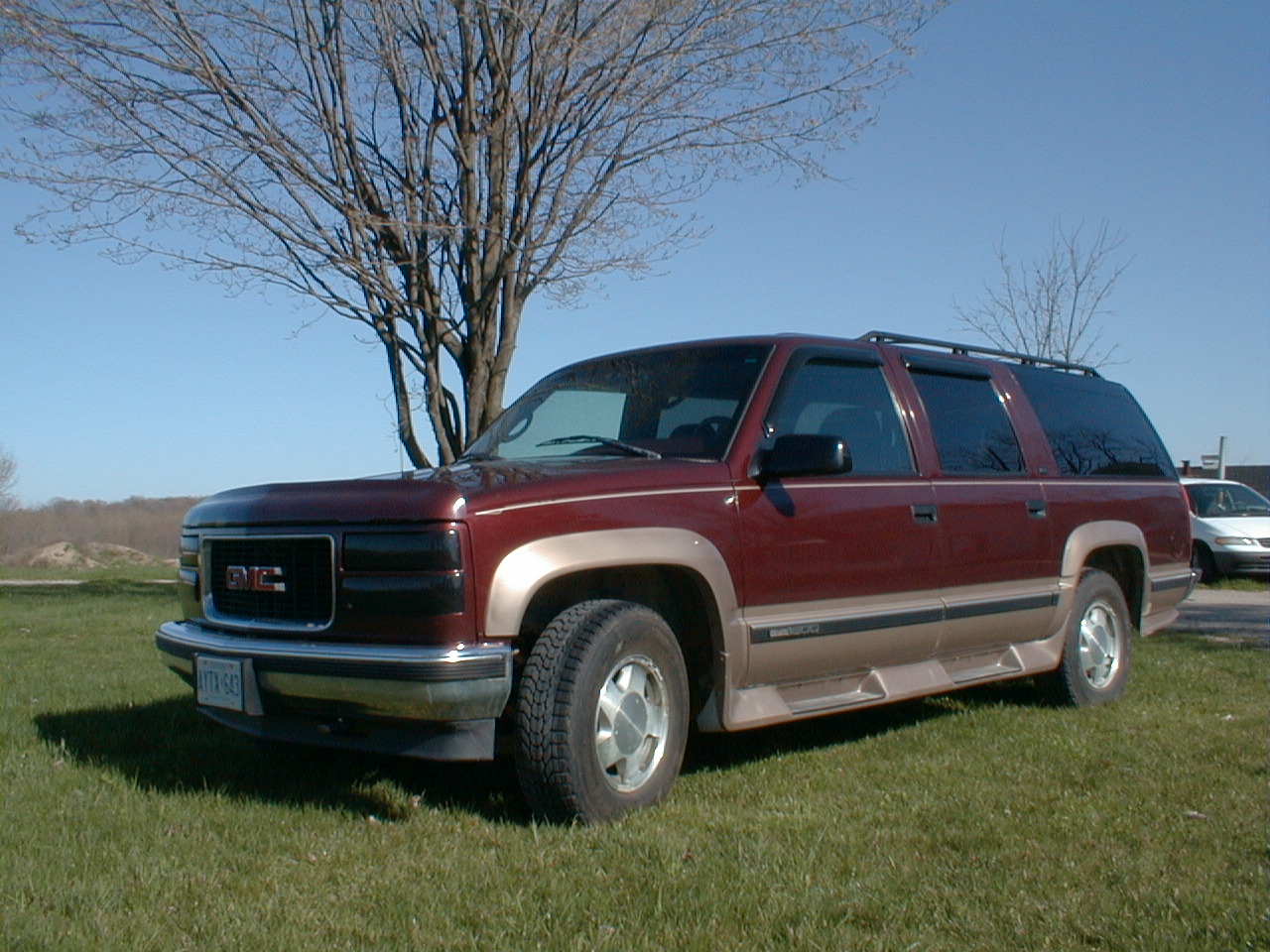 Gmc k1500 suburban #5