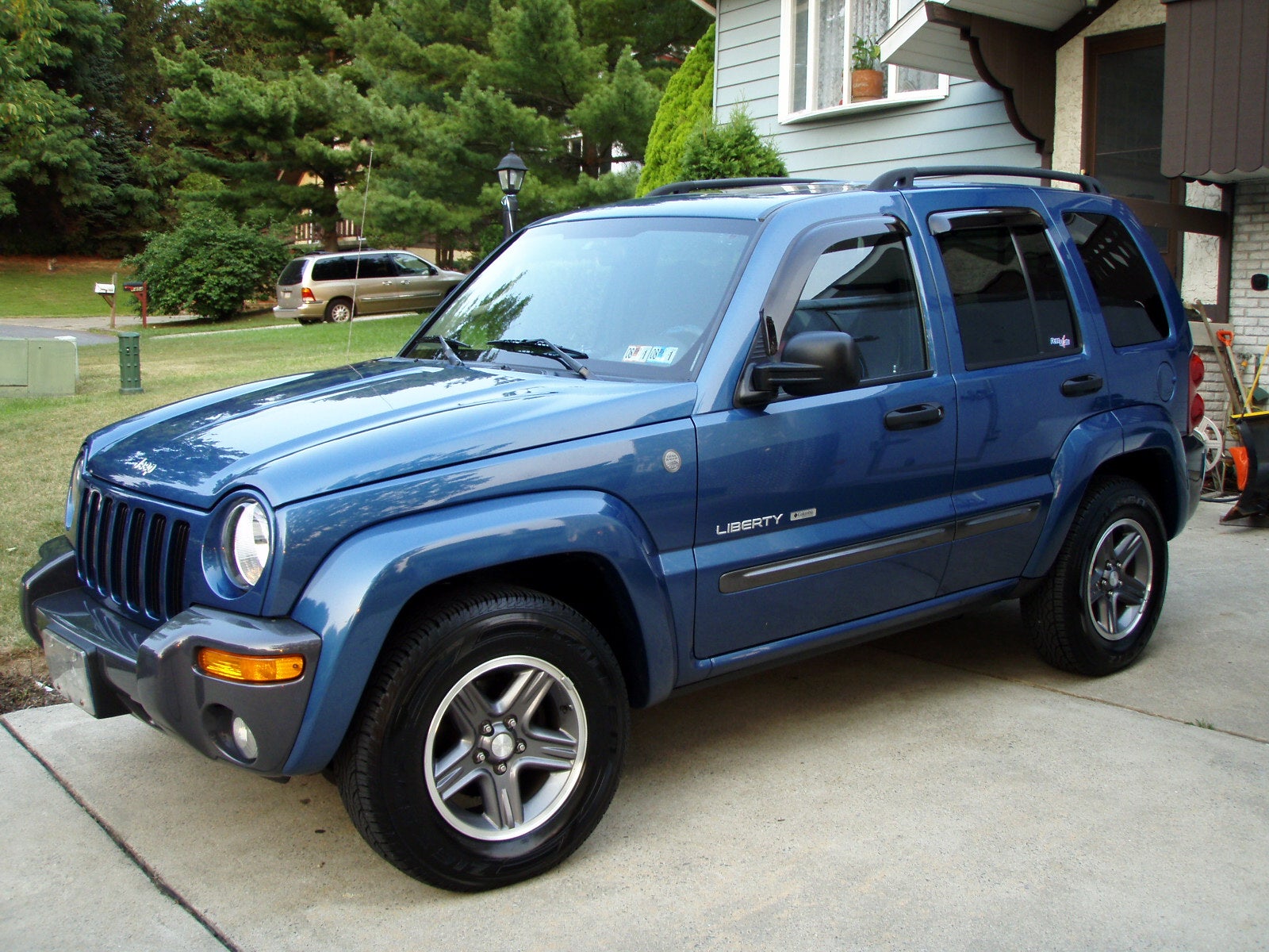 Size tires 2004 jeep liberty limited