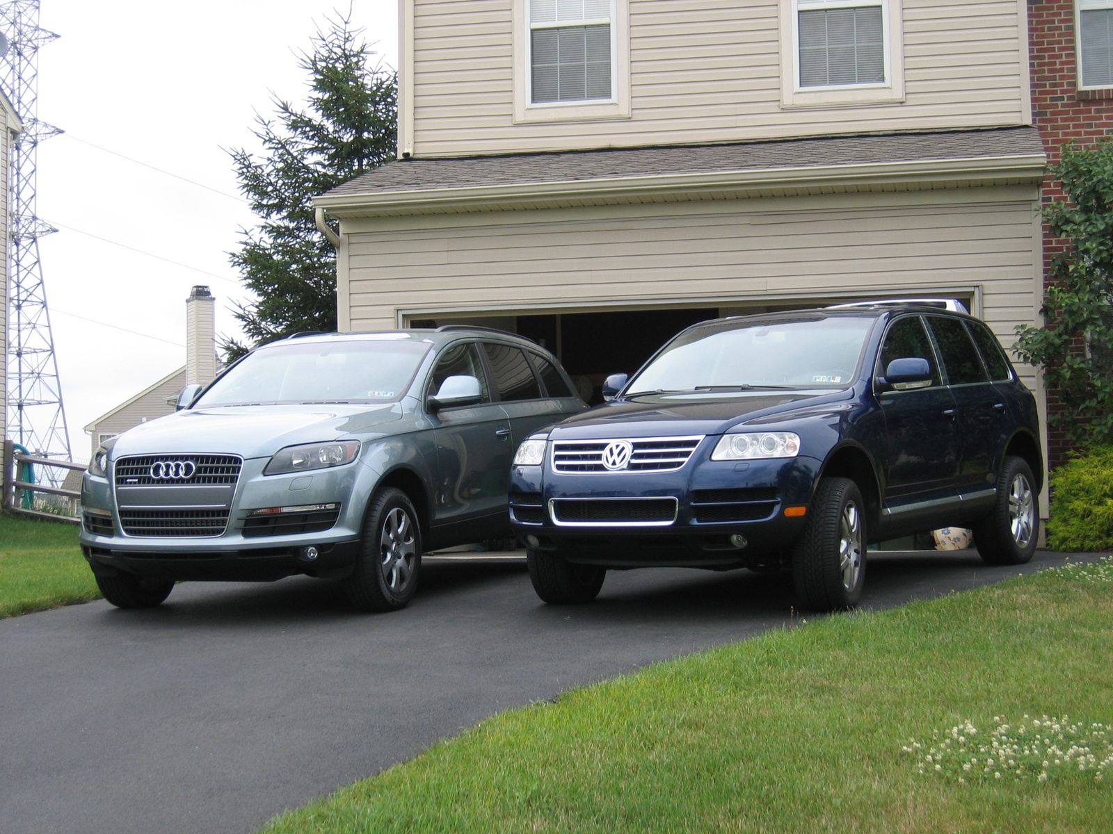 2011 VW VOLKSWAGEN TOUAREG OWNERS MANUAL/HANDBOOK WITH CASE & SUPPLEMENTS 2004 Volkswagen Touareg V8 ...