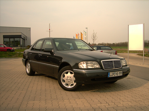 Mercedes Benz C Class 2000. 2000 Mercedes-Benz C-Class 4