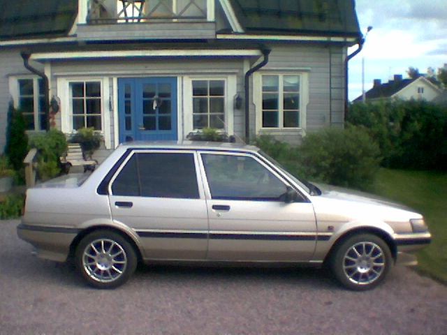 1986 Toyota Corolla DX picture exterior