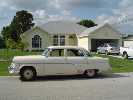1954 Ford Crestline picture exterior