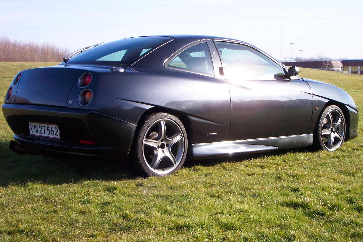 http://static.cargurus.com/images/site/2008/04/30/16/17/1994_fiat_coupe-pic-46077.jpeg