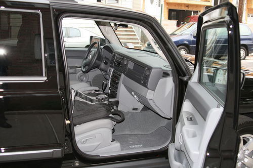 2007 Jeep Commander Interior. 2007 Jeep Commander Sport 4X4 picture, interior