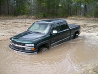 2002 Chevrolet Silverado 1500HD Overview 2002 Chevrolet Silverado 1500HD Overview