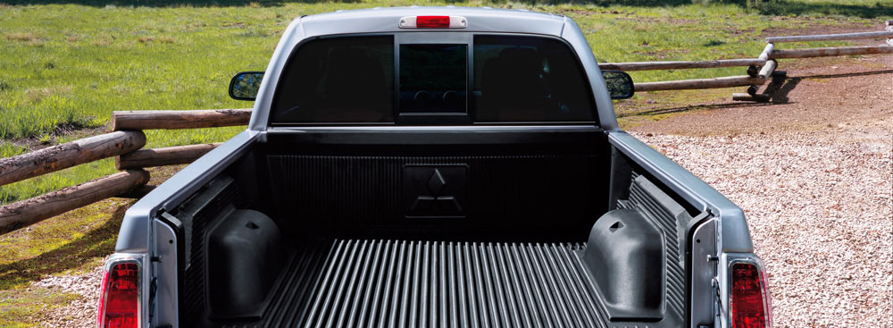2008 Mitsubishi Raider