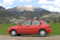 1995 Mazda 121 Overview 1995 Mazda 121 Overview