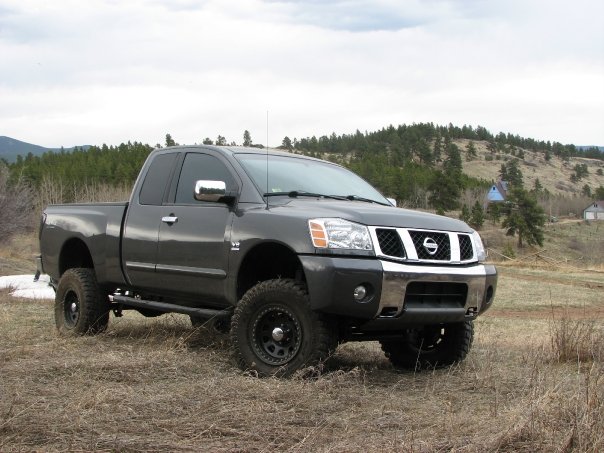 2004 Nissan Titan Interior