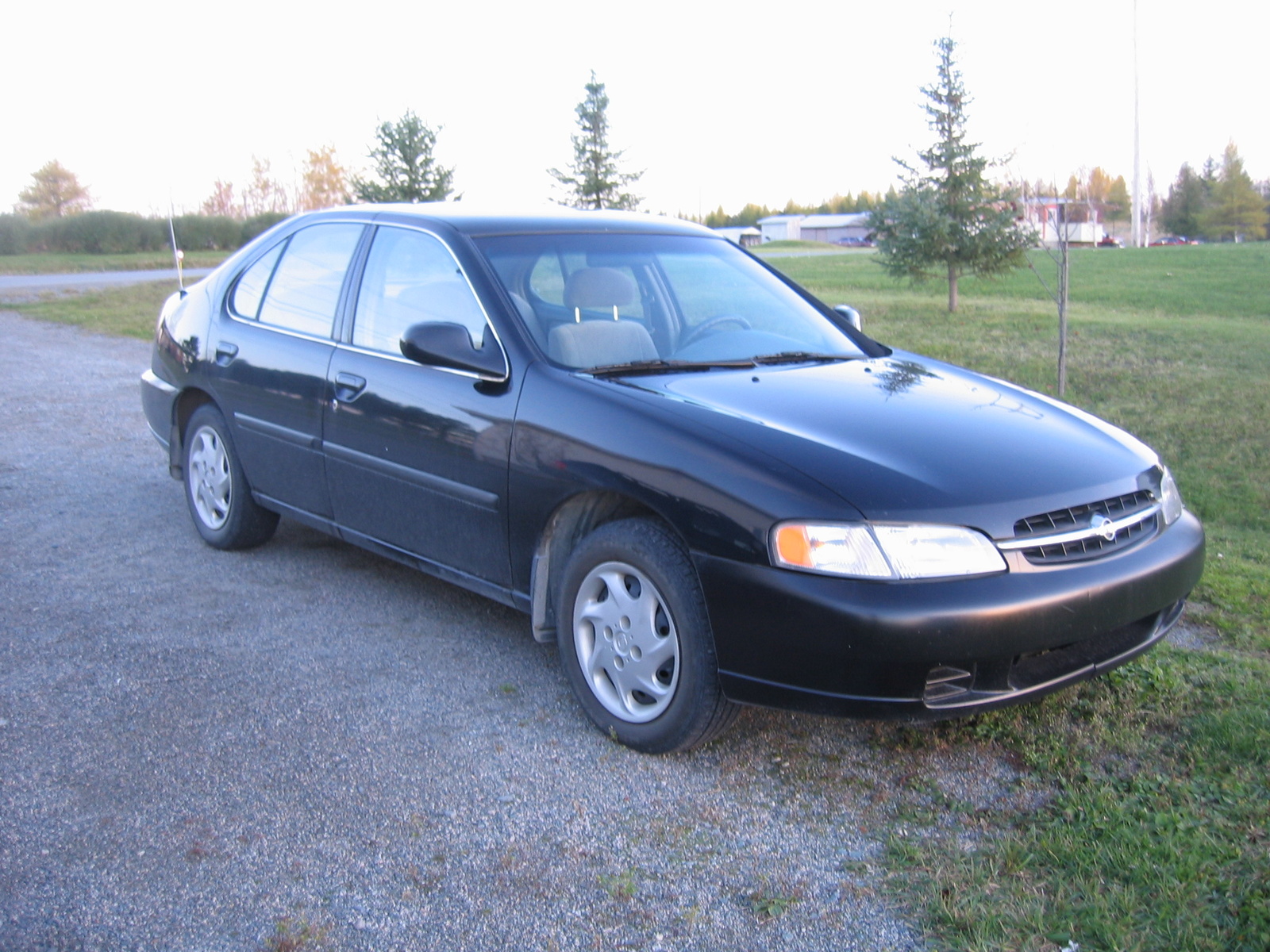 1998 Nissan altima gxe specifications