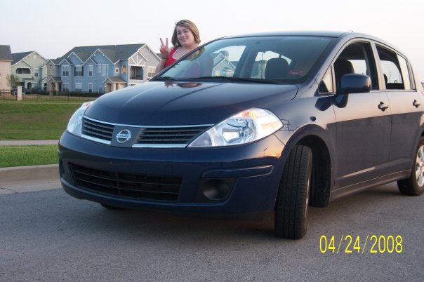 Nissan Versa Hatchback 2008. Nissan Versa Hatchback Red