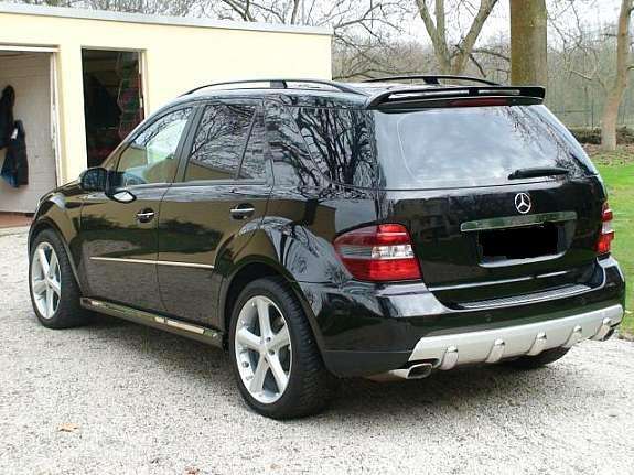 Mercedes Benz Ml500. 2006 Mercedes-Benz M-Class