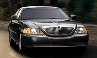 2008 Lincoln Town Car Overview 2008 Lincoln Town Car Overview