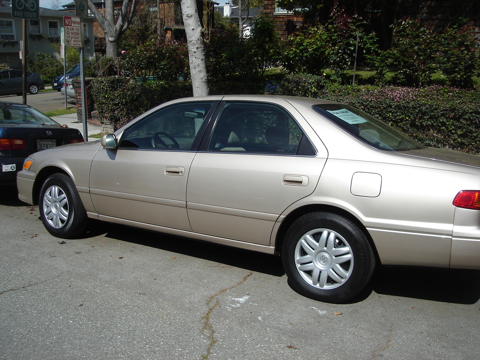 2000 Toyota camry le price