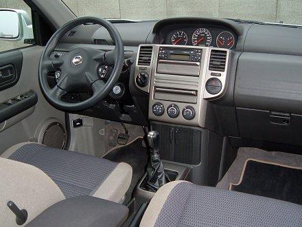 Nissan x trail 2006 interior #9