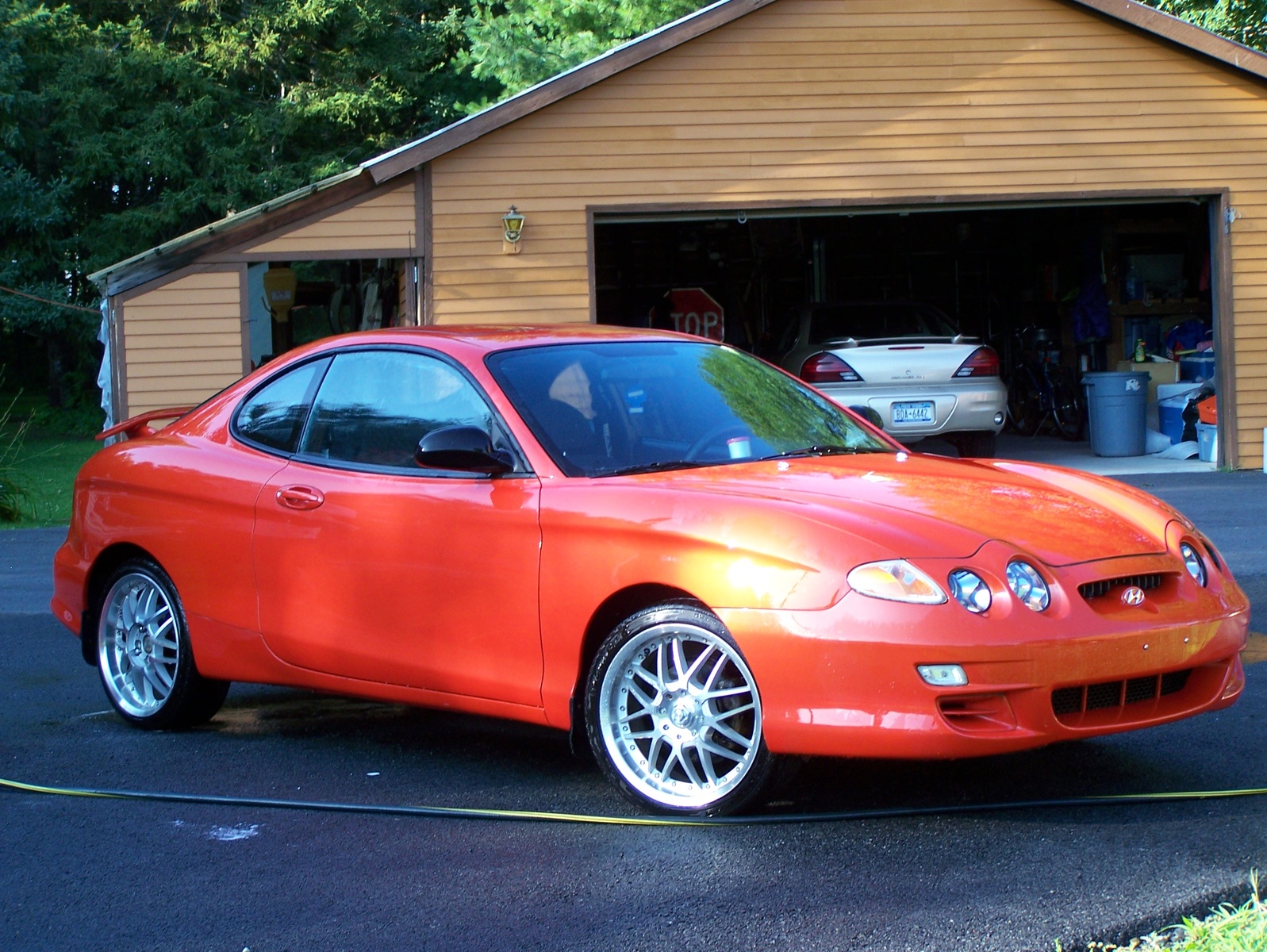 2000 Hyundai Tiburon Pictures CarGurus