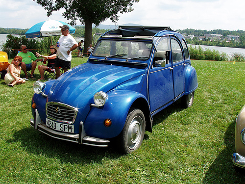 CAN ANY1 TELL ME THE TOP SPEED OF MY LOVELY CITROEN 2CV6 AS IM TO SCARED TO