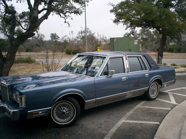 1985_lincoln_town_car-pic-11147.jpeg