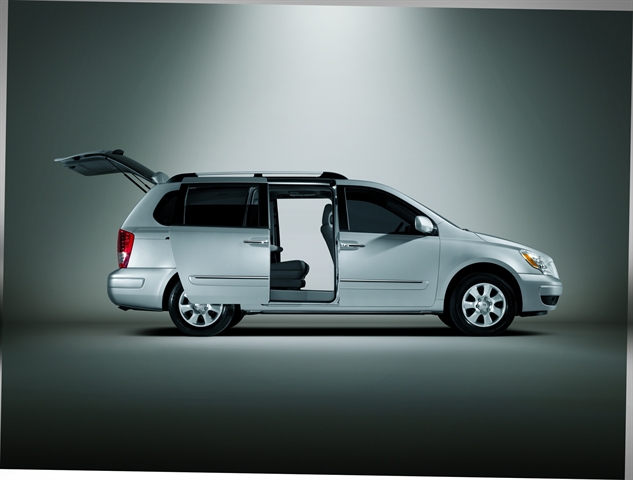 2009 Hyundai Entourage