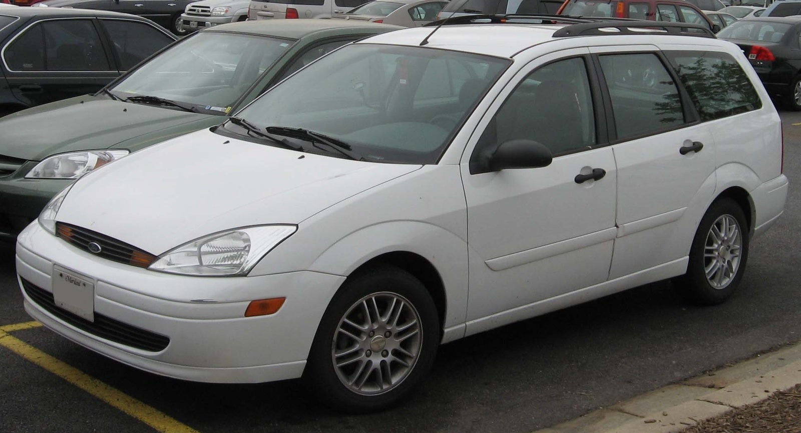 2002 Ford Focus Wagon Images