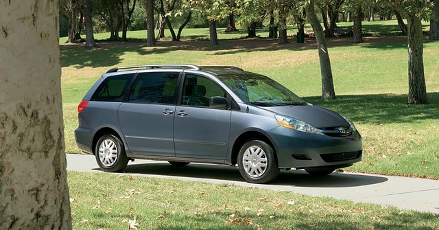 2009 toyota sienna review #2