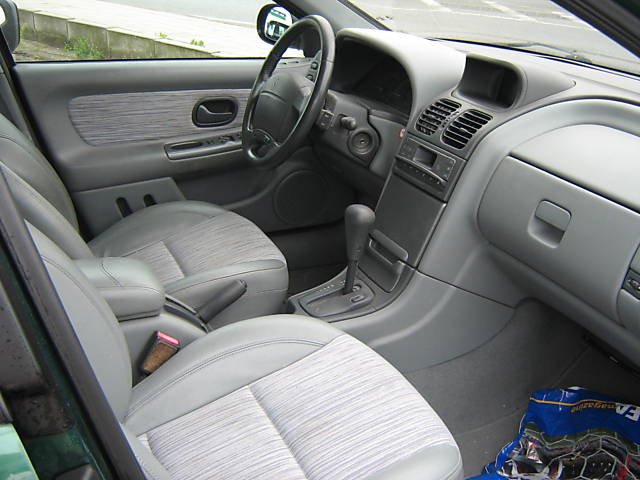 2000 Renault Laguna picture, interior