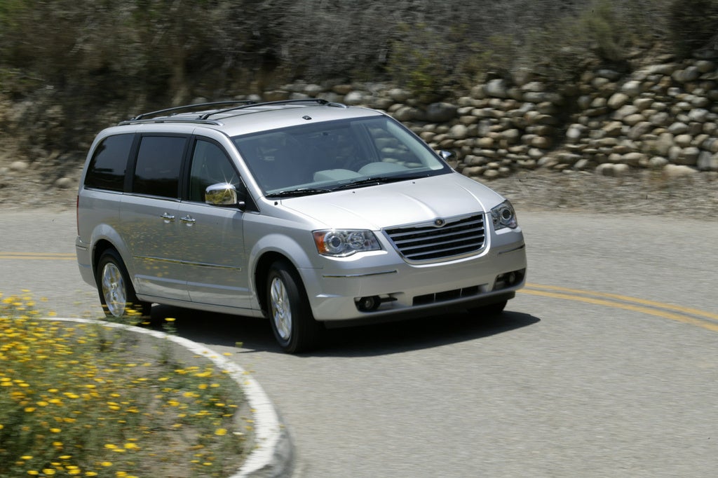 2009 Chrysler town and country touring minivan reviews #1