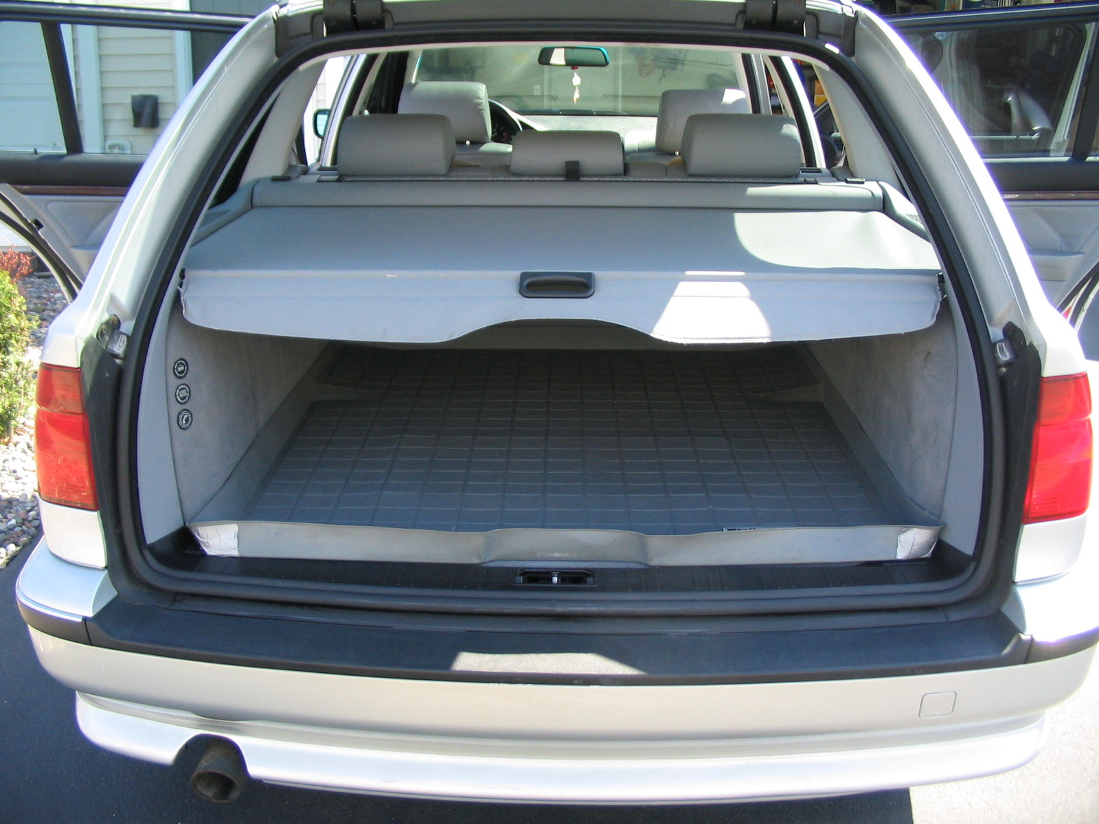 1999 Bmw 540i seats