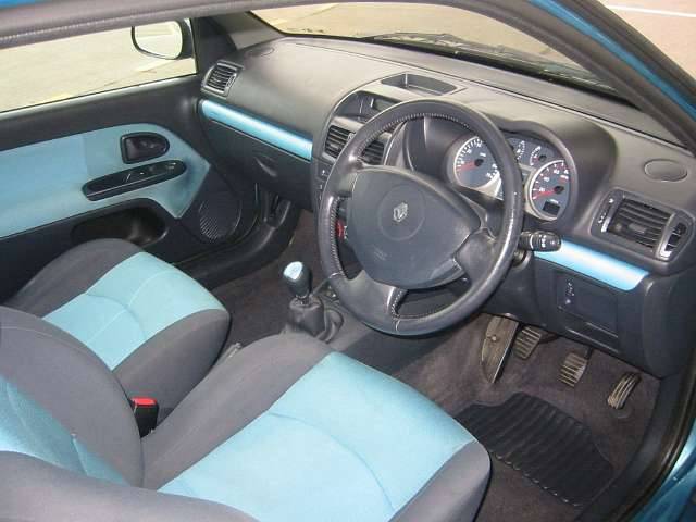 renault clio 2002 interior. 2002 Renault Clio picture,