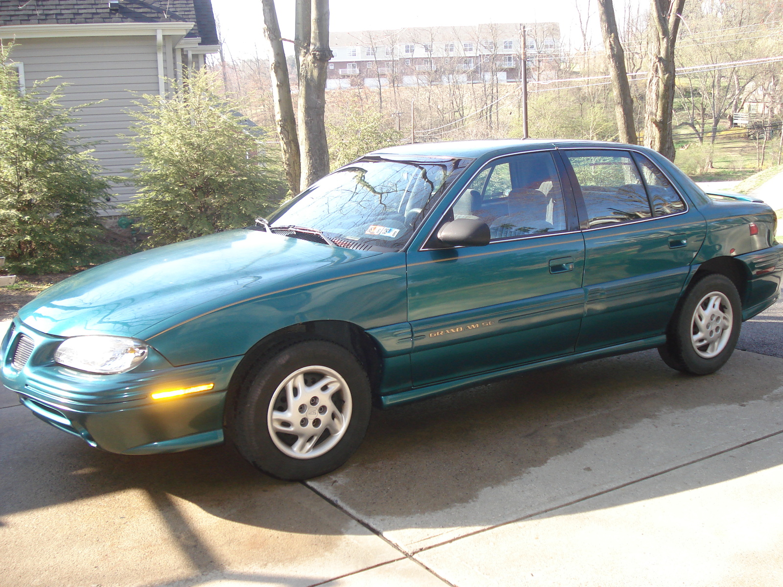 1998_pontiac_grand_am_4_dr_se_sedan-pic-45004.jpeg