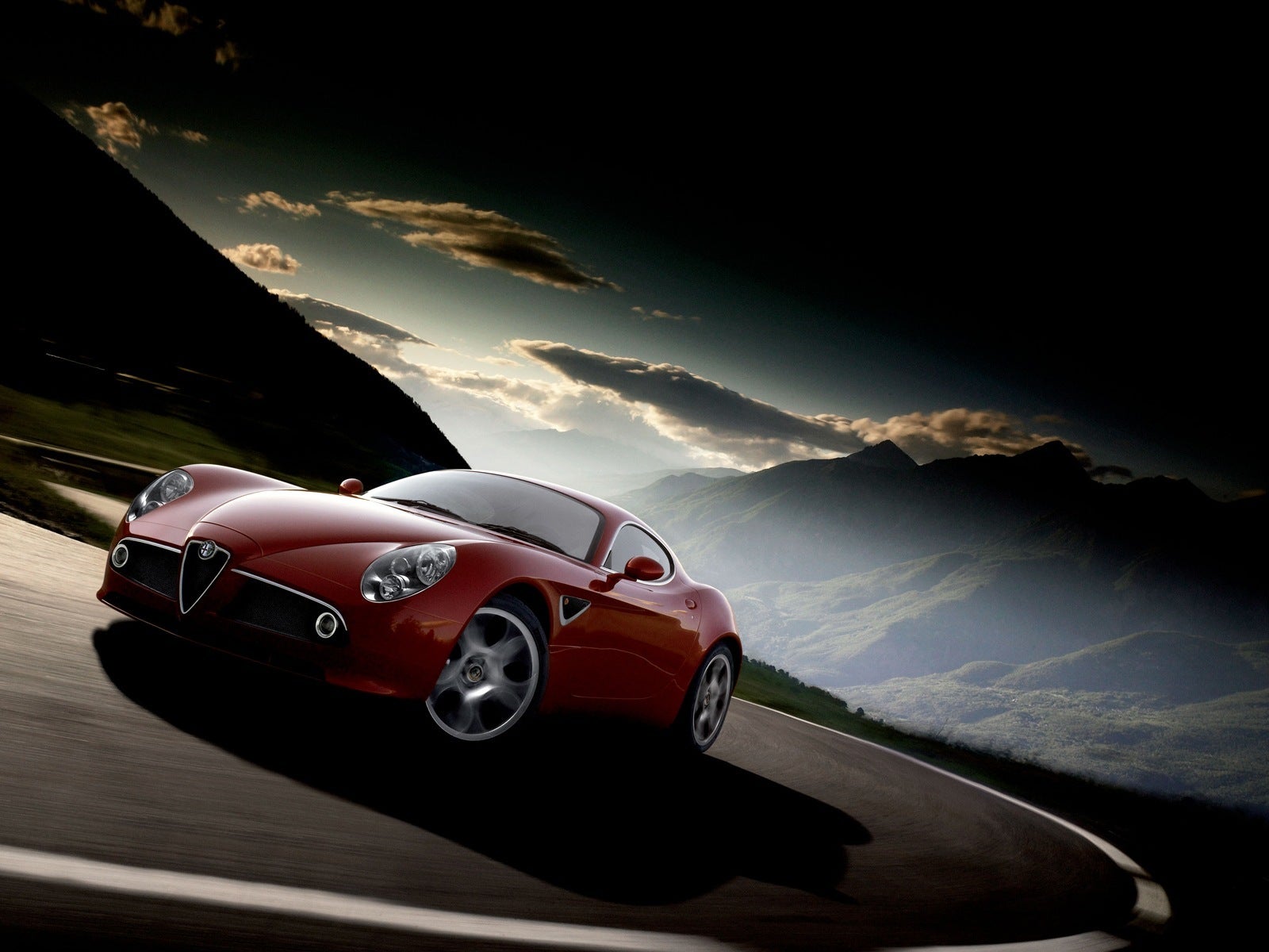 Alfa Romeo 8C Competizione Top Review