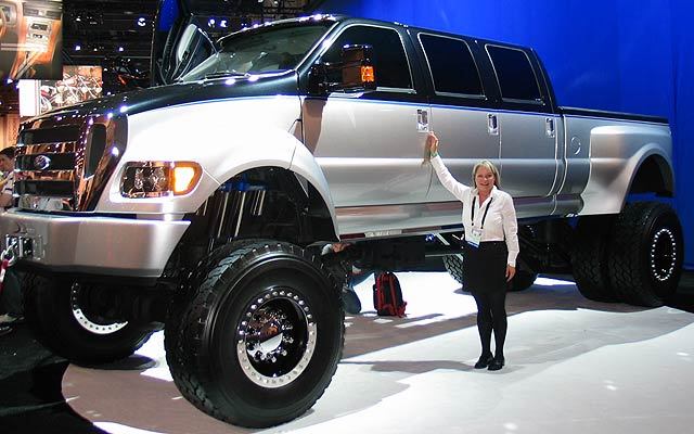 http://static.cargurus.com/images/site/2008/10/29/18/25/2008_ford_f-650-pic-50147.jpeg