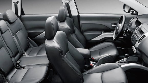 2009 Mitsubishi Outlander, Interior View, interior, manufacturer