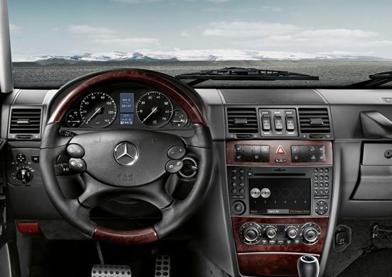 2009 MercedesBenz GClass G550 4MATIC Interior Front View manufacturer