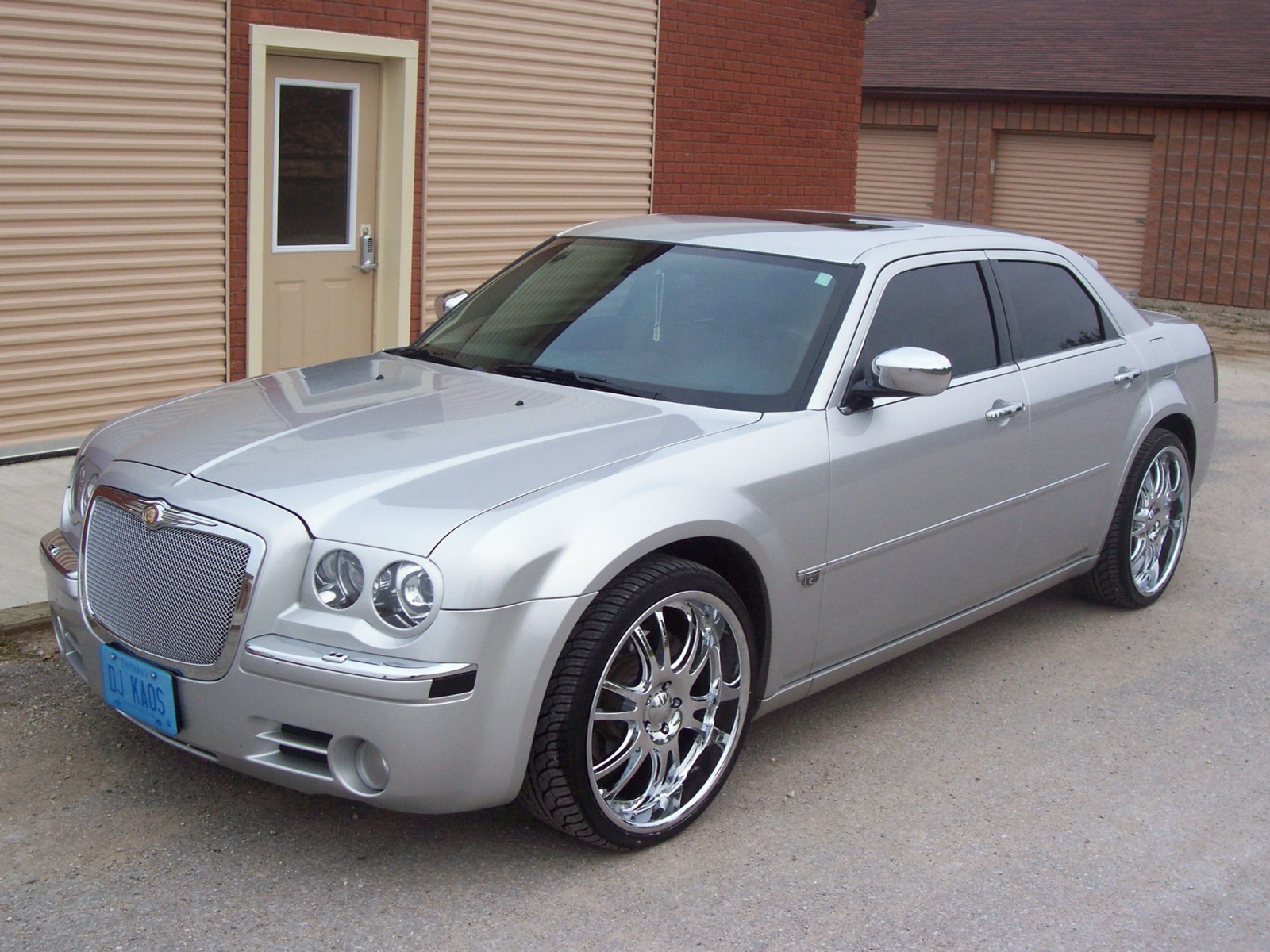 2006 Chrysler 300c srt 8 review road test