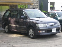 2003 Mitsubishi Grandis Overview 2003 Mitsubishi Grandis Overview