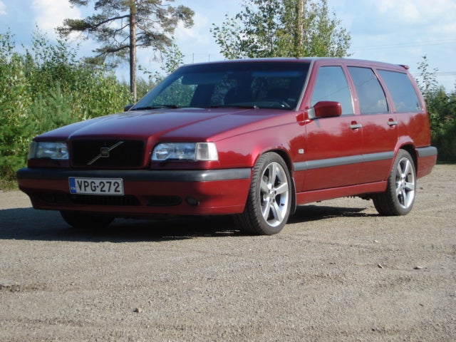 97 Volvo 850 Wagon. 96 Volvo 850 Turbo Wagon.