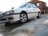 1992 Nissan Primera Overview 1992 Nissan Primera Overview