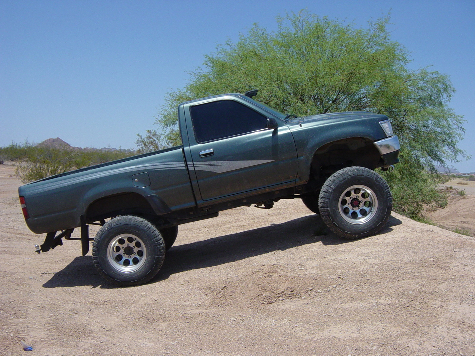 1993 Toyota pickup bed size