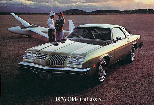 Oldsmobile Cutlass Supreme 1976. Picture of 1976 Oldsmobile