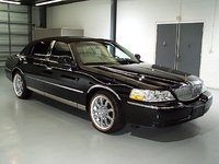 2006 Lincoln Town Car Overview 2006 Lincoln Town Car Overview