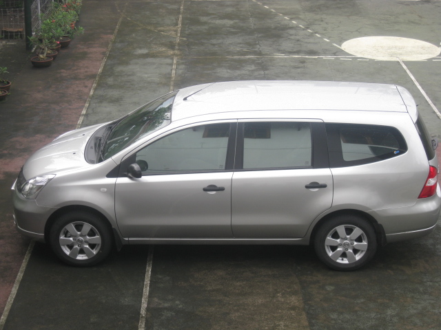 Nissan grand livina 2008 review #7