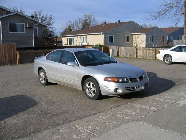 In 1996, Pontiac Bonneville came in with two model trims, the SE and the SLE